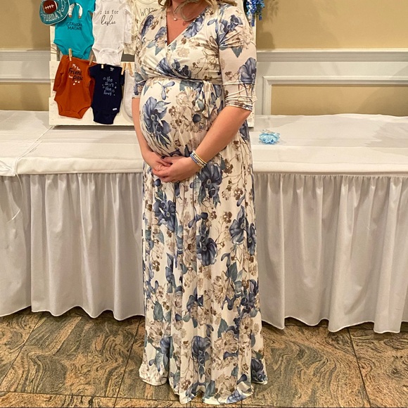 Maternity floral dress - Picture 1 of 4